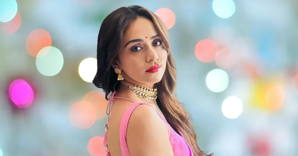 Amruta Khanvilkar Wiki Biography, Age, Height, Family, Husband, Personal Life, Career, Net Worth