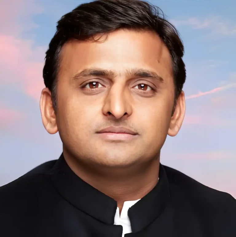 Akhilesh Yadav Wiki Biography, Age, Height, Family, Wife, Political Career, Net Worth