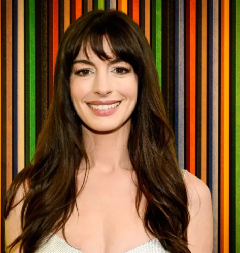 Anne Hathaway Wiki Biography, Age, Height, Family, Husband, Personal Life, Career, Net Worth