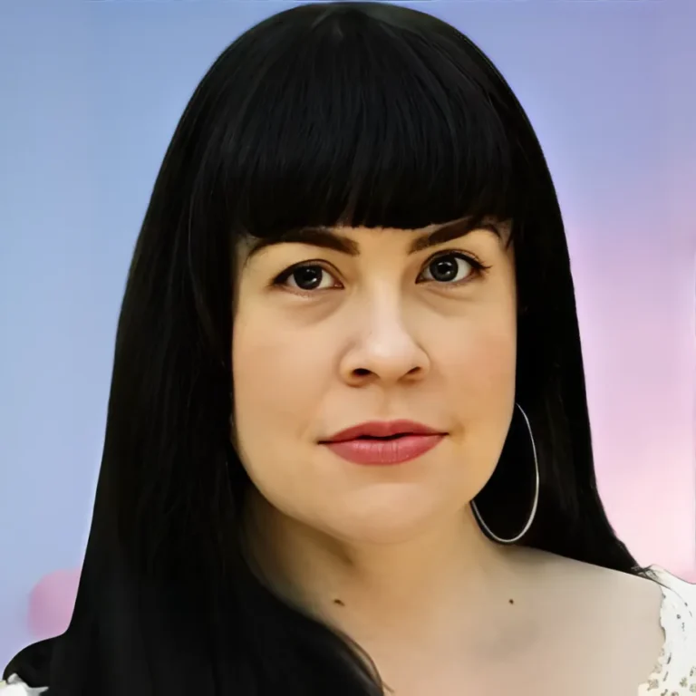 Caitlin Doughty Wiki Biography, Age, Height, Family, Husband, Personal Life, Career, Net Worth