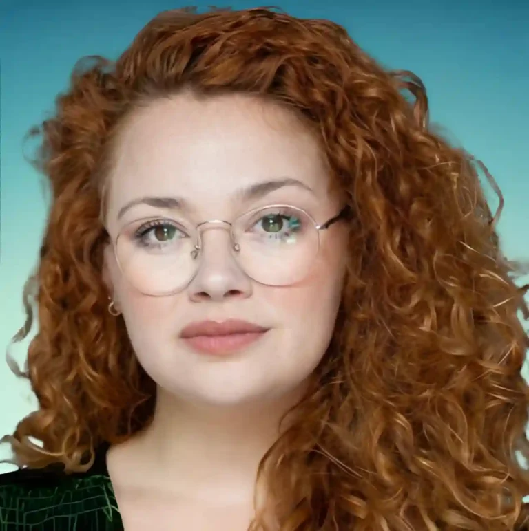 Carrie Hope Fletcher Wiki Biography, Age, Height, Family, Husband, Personal Life, Career, Net Worth