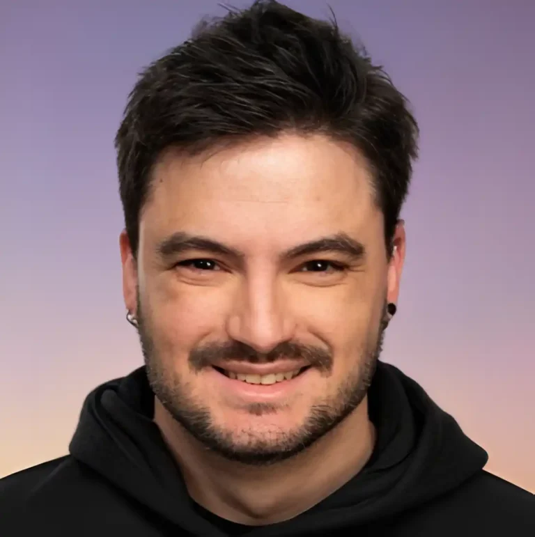 Felipe Neto Wiki Biography, Age, Height, Family, Wife, Personal Life, Career, Net Worth