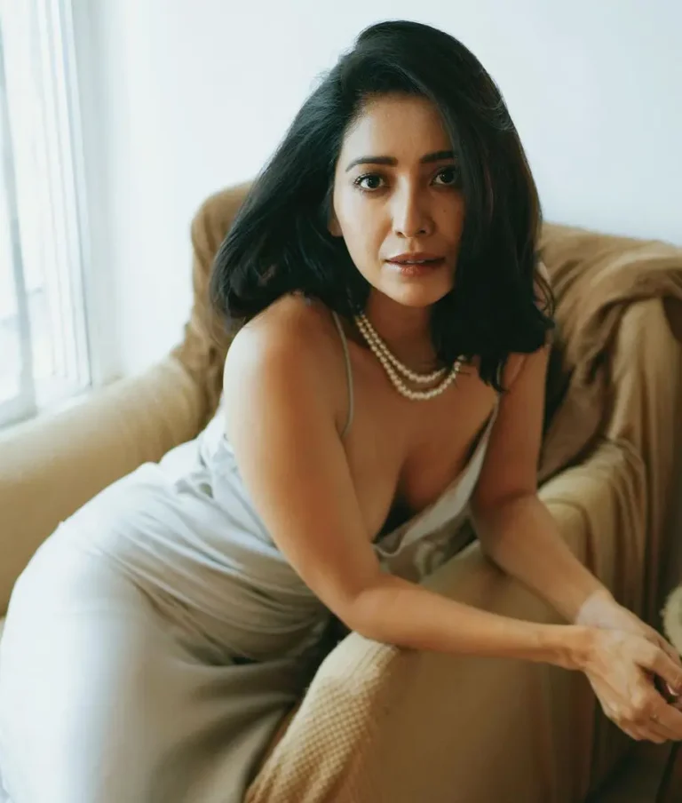 Asha Negi Wiki Biography, Age, Height, Family, Husband, Personal Life, Career, Net Worth